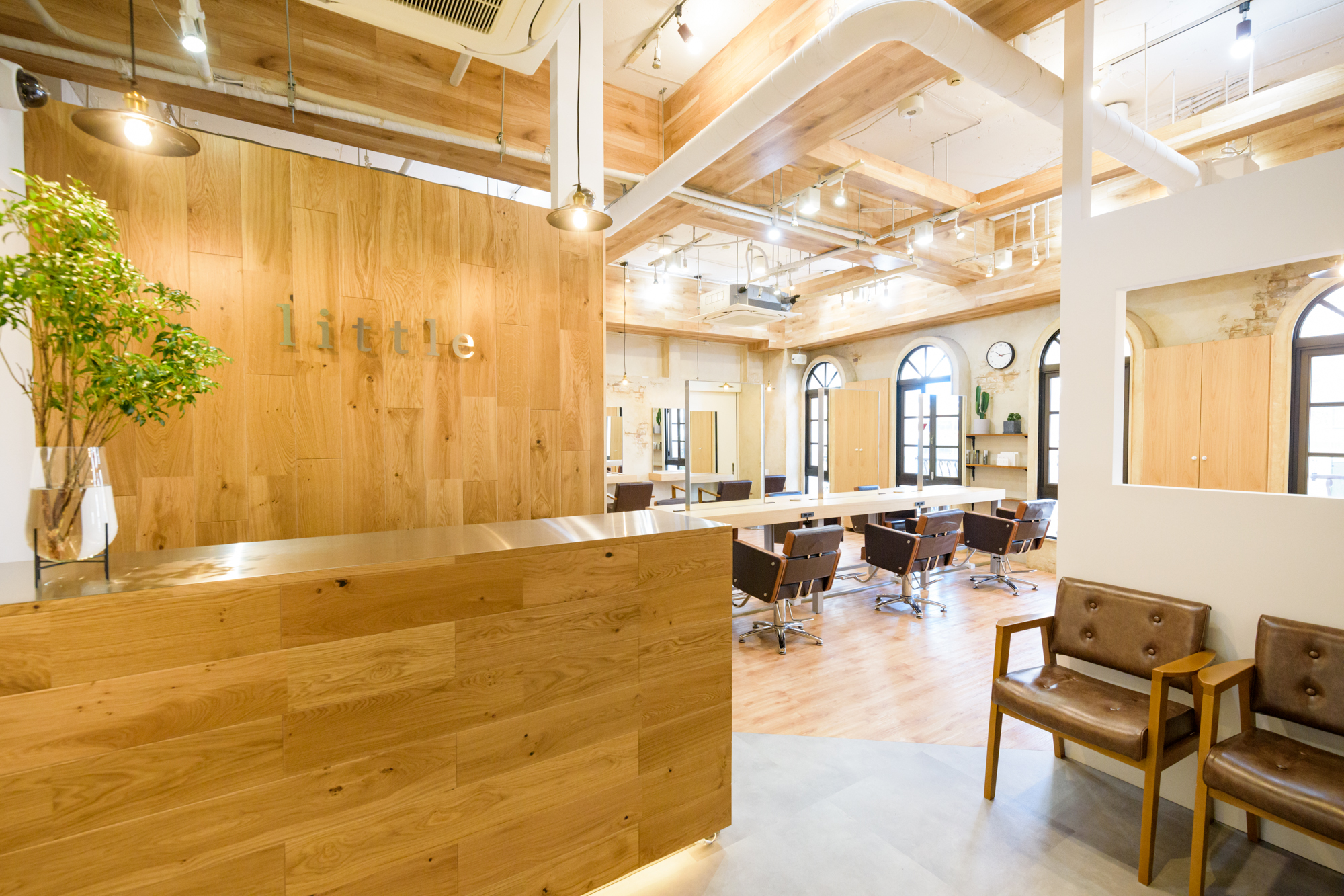 littleサロンの店内